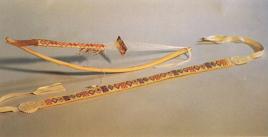 Webbogen f�r Quillarbeiten und gewobener
                          Quillg�rtel, Prim�rnation beim Grossen
                          Sklavensee (Kanada) (Abb.2)