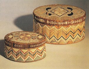 Birkenrindenschachteln mit Quillapplikation der
                  Micmac-Prim�rnation