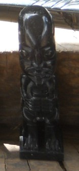 Taller en Cusco Sacsayhuamn: figurinas negras
                    02, parece un extraterrestre: fueron diosES