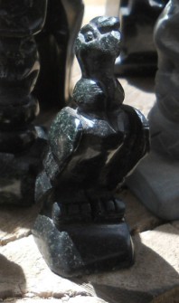 Taller en Cusco Sacsayhuamn: figurinas
              negras 03, guila