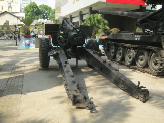 NATO-Kanone Howitzer
                              105mm, R�ckansicht