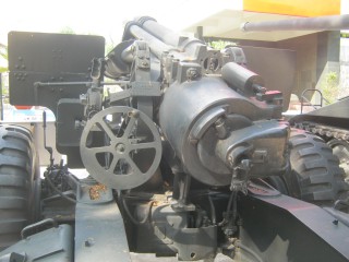 NATO-Kanone Howitzer
                              105mm, die Maschinerie