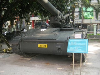 NATO-Selbstfahrhaubitze M107 mit
                              175mm, Nahaufnahme der Front