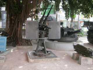 NATO-Leichtgesch�tz
                              (Doppelflak) M40 106mm