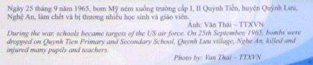 Kinder im Vietnamkrieg: Eine
                            Krankenschwester macht einen Verband, Text