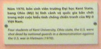 Demonstration gegen den Vietnamkrieg in
                            Kent, Johnsons Polizei schiesst in die
                            Menge, 4 Tote - 4. Mai 1970, Text