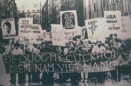 Schweden: Demonstration gegen den
                              Vietnamkrieg am 1. Mai 1965