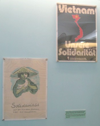 Plakate der DDR (Ostdeutschland)
                                f�r die Solidarit�t mit Vietnam