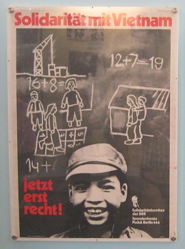 Plakat der DDR f�r
                                Solidarit�t mit Vietnam 03