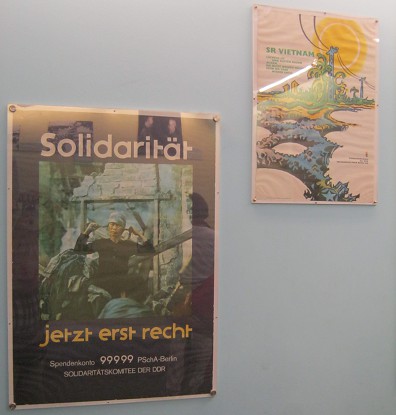 Plakate der
                                DDR f�r Solidarit�t mit Vietnam 5 und 6