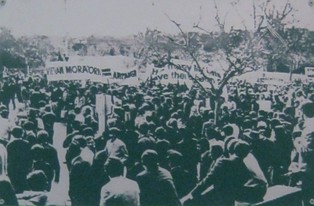 Demonstration gegen
                                  den Vietnamkrieg in Adelaide
                                  (Australien), Oktober 1968:
                                  Bev�lkerung in Adelaide (Australien)
                                  demonstrierte im Oktober 1968 gegen
                                  die "USA", die australische
                                  Soldaten nach Vietnam entsandte.