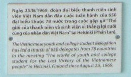 Jugend- und Studententreffen in
                            Helsinki f�r einen vietnamesischen Sieg, die
                            vietnamesische Delegation, 25. August 1969,
                            Text