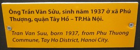 Agent-Orange-Opfer Tran
                              Van Suu, Text: Tran Van Suu, geboren 1937,
                              aus der Gemeinde Phu Thuong, Distrikt Tay
                              Ho, Stadt Hanoi