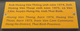 Agent-Orange-Opfer Hoang Van Thong
                              und Hoang Van Thaoi, Text: Hoang Van
                              Thong, geboren 1974, und Hoang Van Thoai,
                              geboren 1975, aus der Gemeinde Van Cam,
                              Distrikt Hung Ha, Provinz Thai Binh
