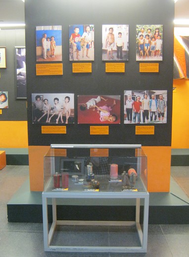 Fotogalerie
                                mit Agent-Orange-Opfern