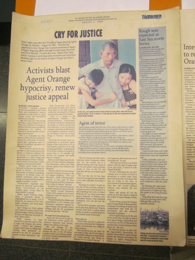 Zeitung �ber Agent Orange 01