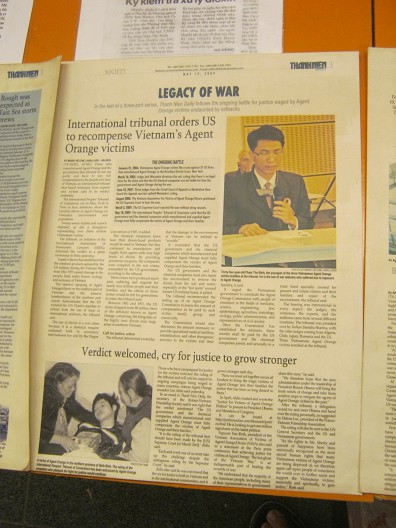 Zeitung �ber Agent Orange 02