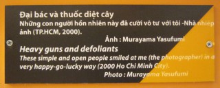 Agent-Orange-Opfer,
                                      Text: Schwere Waffen und
                                      Entlaubungsmittel Dieses einfache
                                      und offene Volk l�chelte mich an
                                      (den Fotografen) mit sehr
                                      gl�cklichem und gl�ckserwartendem
                                      Ausdruck (Saigon / Ho Chi Minh
                                      City, 2000) Foto: Murayama
                                      Yasufumi