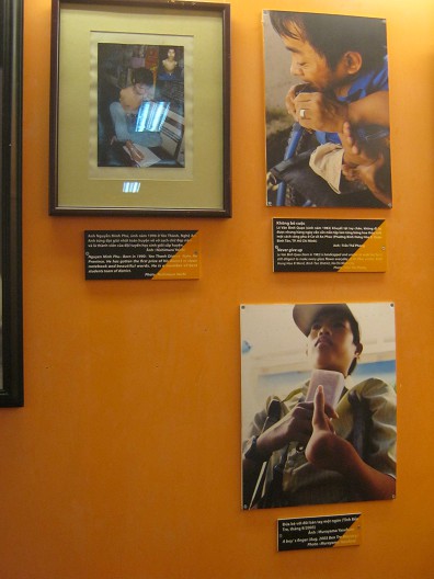 Drei
                              Agent-Orange-Opfer