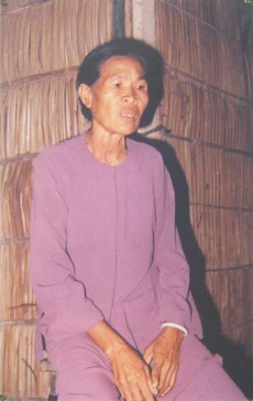 Frau
                                              Pham Thi Lanh,
                                              Massakerzeugin von Thanh
                                              Phong von 1969