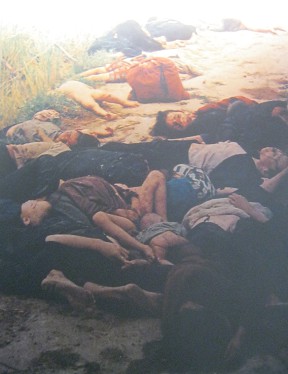 Das
                                    NATO-Massaker von My Lai vom
                                    16.3.1968, tote Frauen und Babys:
                                    "Die meisten waren Frauen und
                                    Babys. Es sah so aus, als ob sie
                                    versucht hatten zu fl�chten."