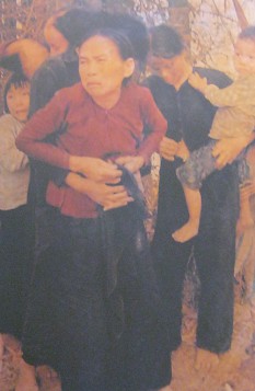 Kriminelle NATO-Soldaten in My Lai
                                erschiessen alle Alten