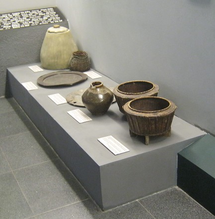 Keramikt�pfe
                                  aus Son My (My Lai), Nahaufnahme