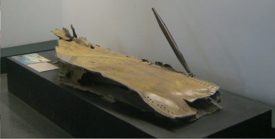 Fotoecke mit einem
                              Wrackteil eines B52-Bombers, Zoom