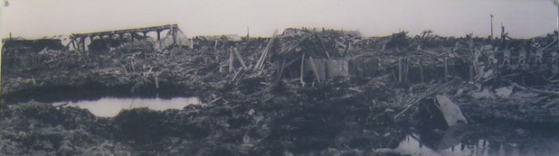 Die bombardierte
                                            Werft von Hai Phong, April
                                            1967