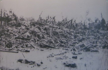 Die am 8.
                                                Juli 1972 bombardierte
                                                Stadt Hai Duong wurde
                                                total zerst�rt