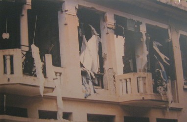 Die kriminelle Pentagon-NATO
                                bombardierte am 11. Oktober 1972 in
                                Hanoi das franz�sische Generalquartier