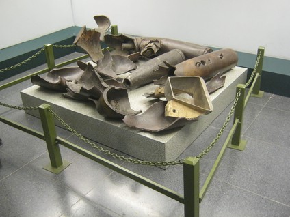 Bombentr�mmer von Bomben aus
                              Vietnam