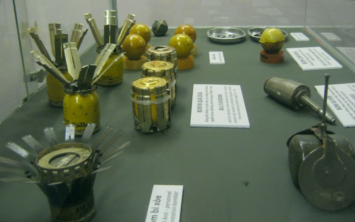 Bomben oder Minen in Gelb