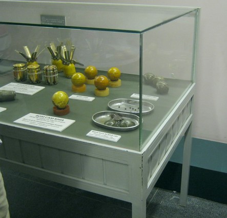 Orange Kugelbomben in Gelb:
                                  "Sanfte, orange Bombe"