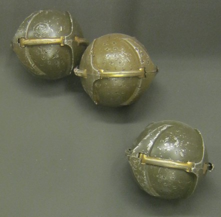 Kugelsplitterbombe BLU 2