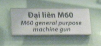 Vietnamkrieg: Zwei
Maschinengewehre M60, Text Vietnamkrieg: Zwei Maschinengewehre
M60, Text