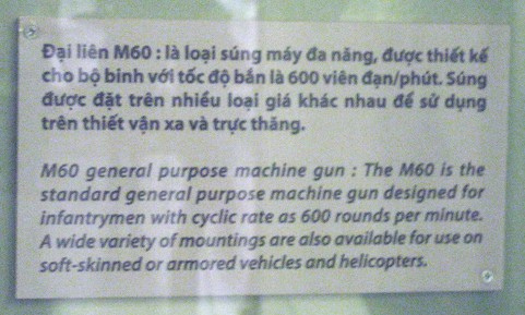 Vietnamkrieg: Zwei
Maschinengewehre M60, Text Vietnamkrieg: Zwei
Maschinengewehre M60, Text