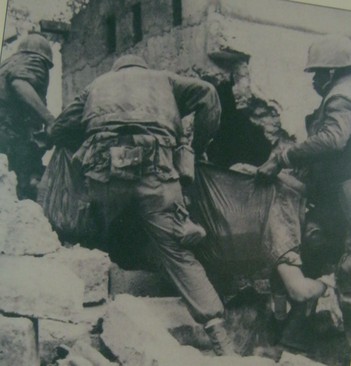 Vietnamkrieg: H�userkampf in Hue
                              03